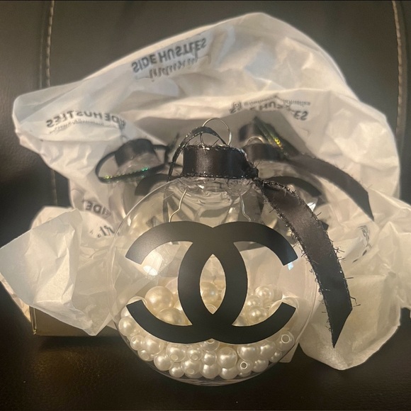 CHRISTMAS ORNAMENT - Picture 3 of 3